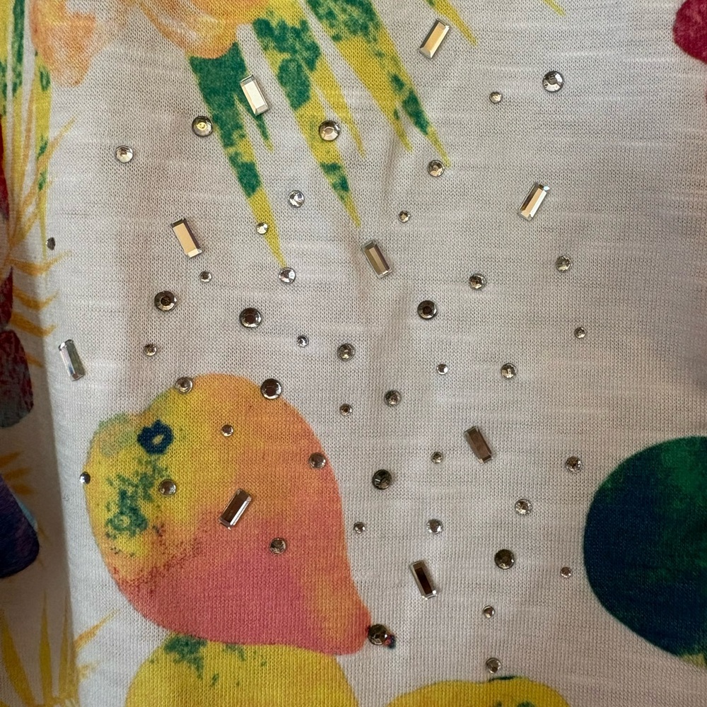 Onque Casuals NWT Tropical Print Top with tie front and rhinestones. Size 3X - Picture 4 of 9